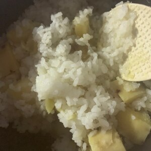 お鍋でホクホク♪さつまいもご飯